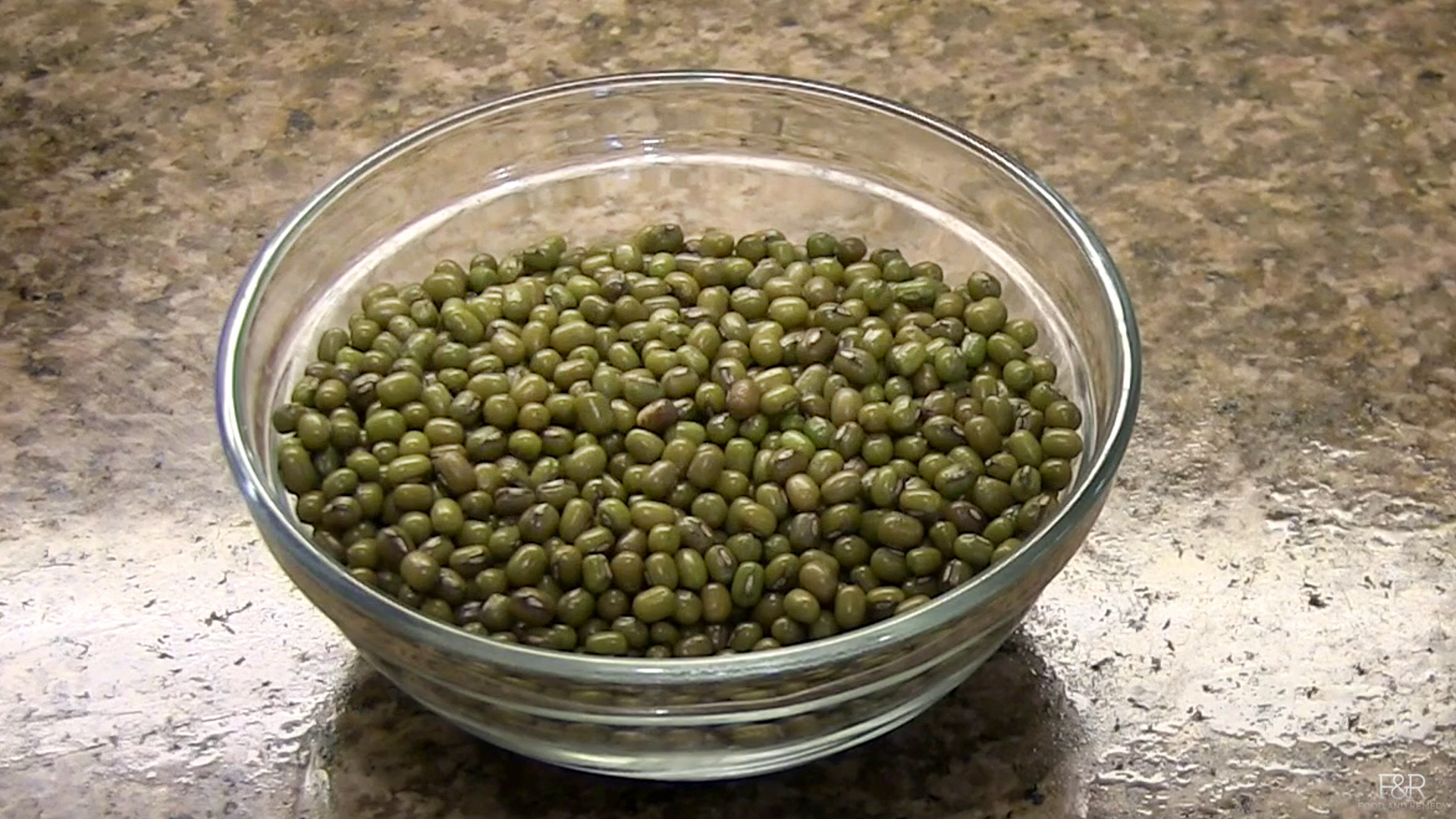 how-to-sprout-mung-beans-moong-at-home-food-and-remedy